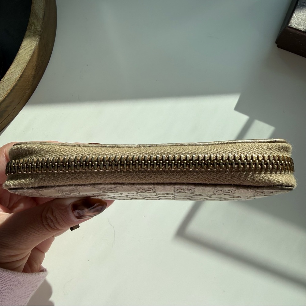 Gucci Microguccissima Zippered card case - Picture 10 of 12
